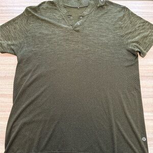 lululemon athletica Men's Olive Short Sleeve Tee